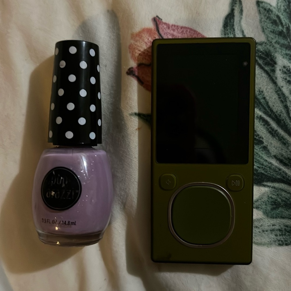 Microsoft 4G Zune 1.8 inches